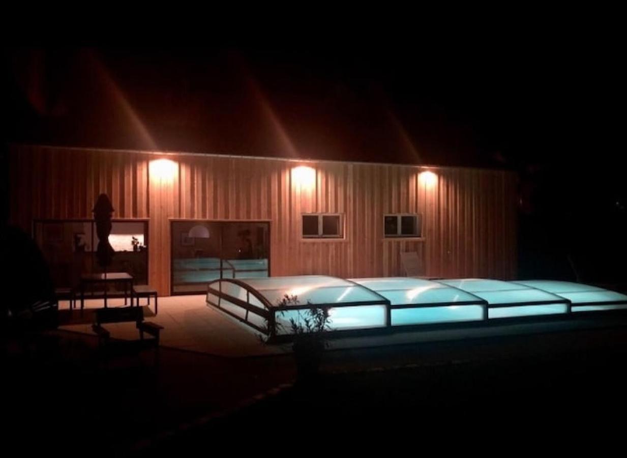 Pool House-L'Hirondelle De Sermizelles- Grand Jardin, Calme Et Nature Aux Portes Du Morvan ภายนอก รูปภาพ