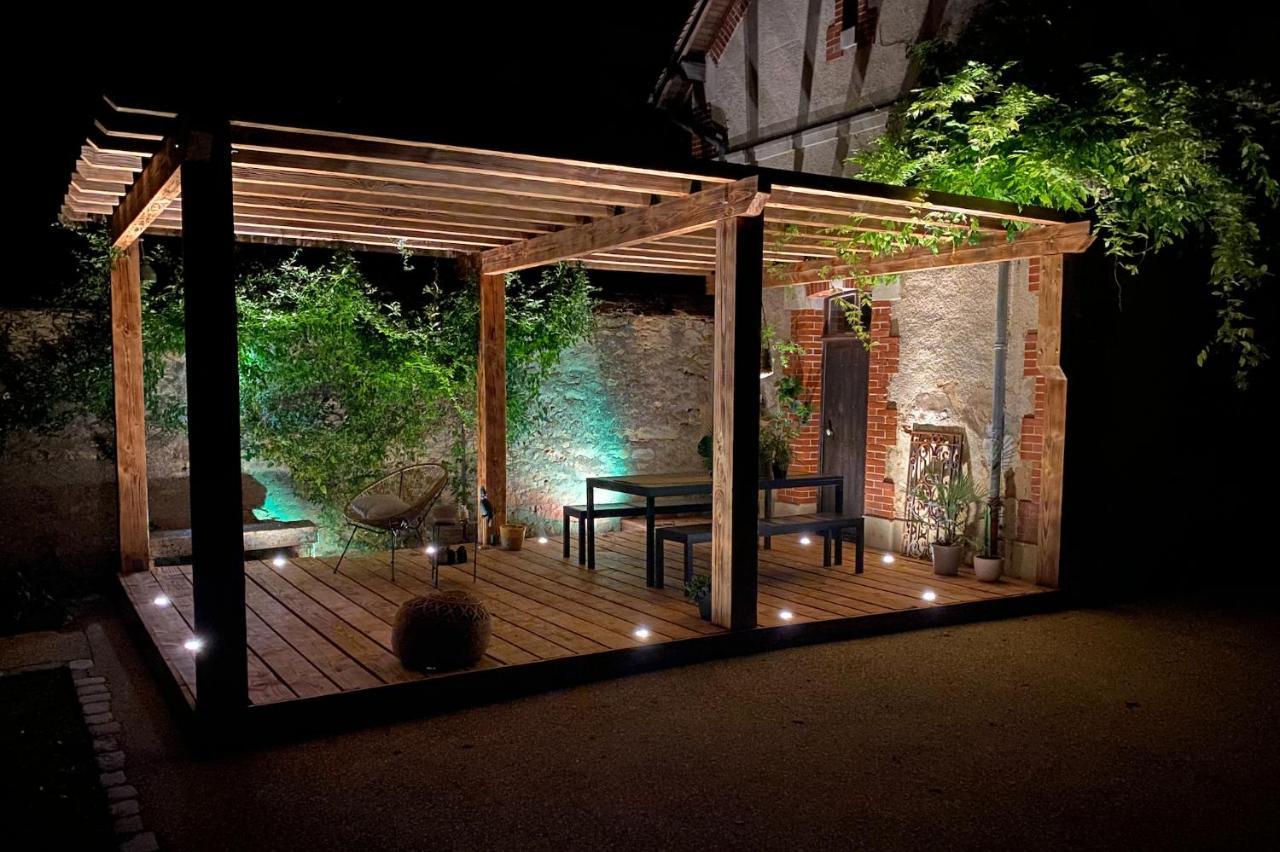 Pool House-L'Hirondelle De Sermizelles- Grand Jardin, Calme Et Nature Aux Portes Du Morvan ภายนอก รูปภาพ