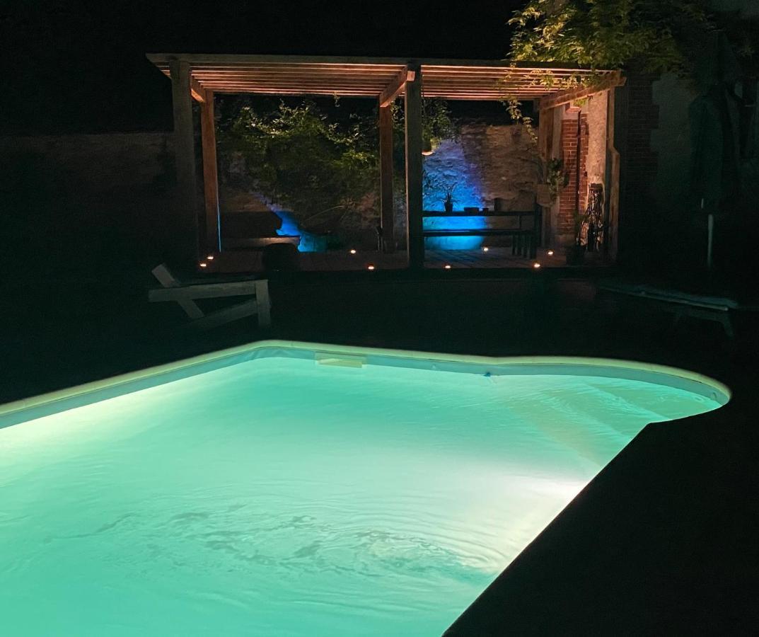 Pool House-L'Hirondelle De Sermizelles- Grand Jardin, Calme Et Nature Aux Portes Du Morvan ภายนอก รูปภาพ