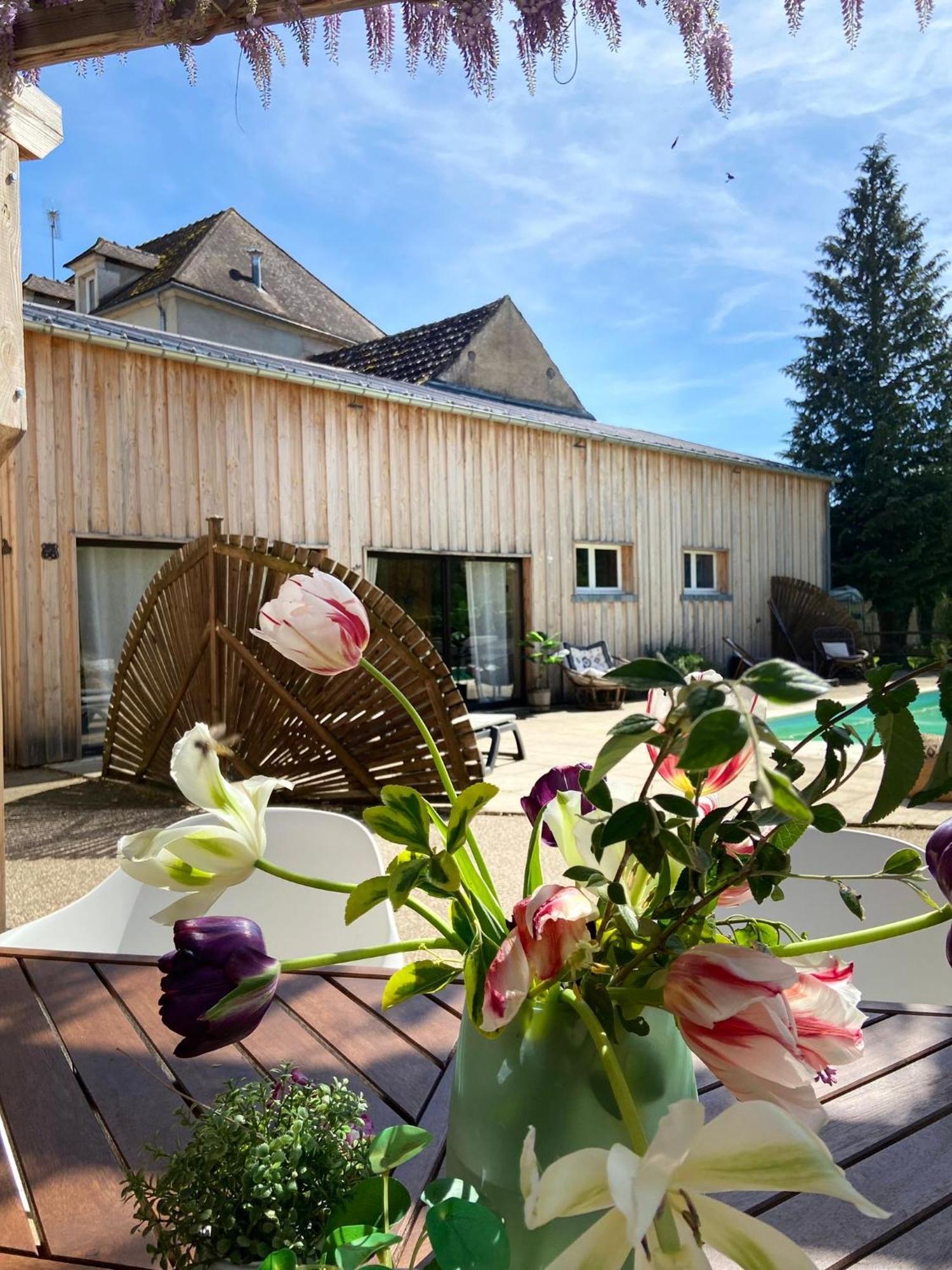 Pool House-L'Hirondelle De Sermizelles- Grand Jardin, Calme Et Nature Aux Portes Du Morvan ภายนอก รูปภาพ